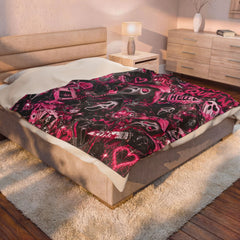“Scream Queen” Velveteen Plush Blanket