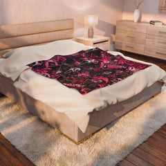 “Scream Queen” Velveteen Plush Blanket