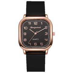 Fashionable quartz women's watch with silicone strap