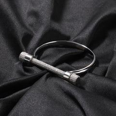 Horseshoe-shaped bracelets inlaid with zircon and diamonds