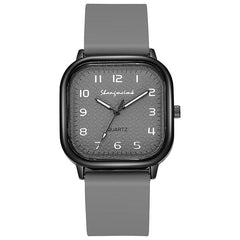 Vintage-style women's quartz watch